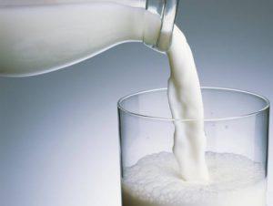 قیمت شیر برای مصرف کننده بالا و برای دامدار کم است